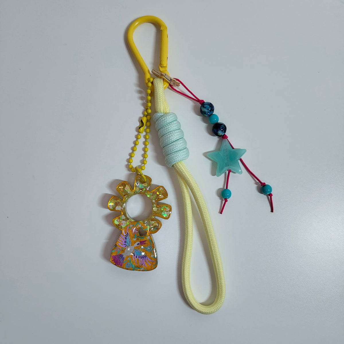 Charm Pilarica Amarilla