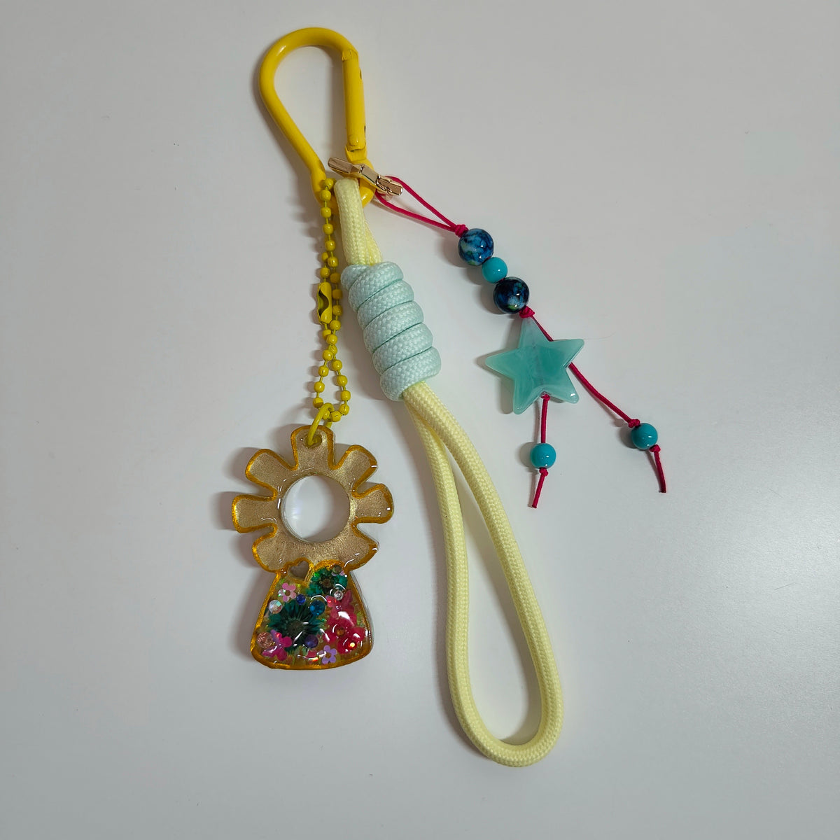 Charm Pilarica Amarilla